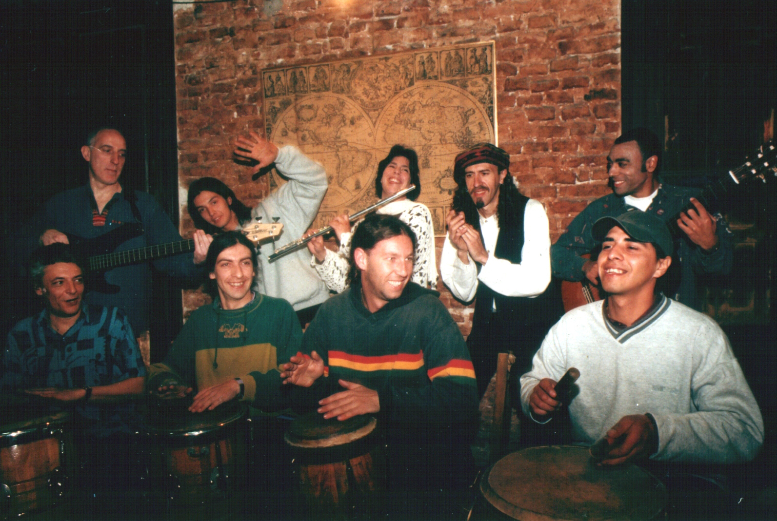 Sobremaderas en el Espacio Cultural “La Rosa de los Vientos”, Montevideo, 1999
