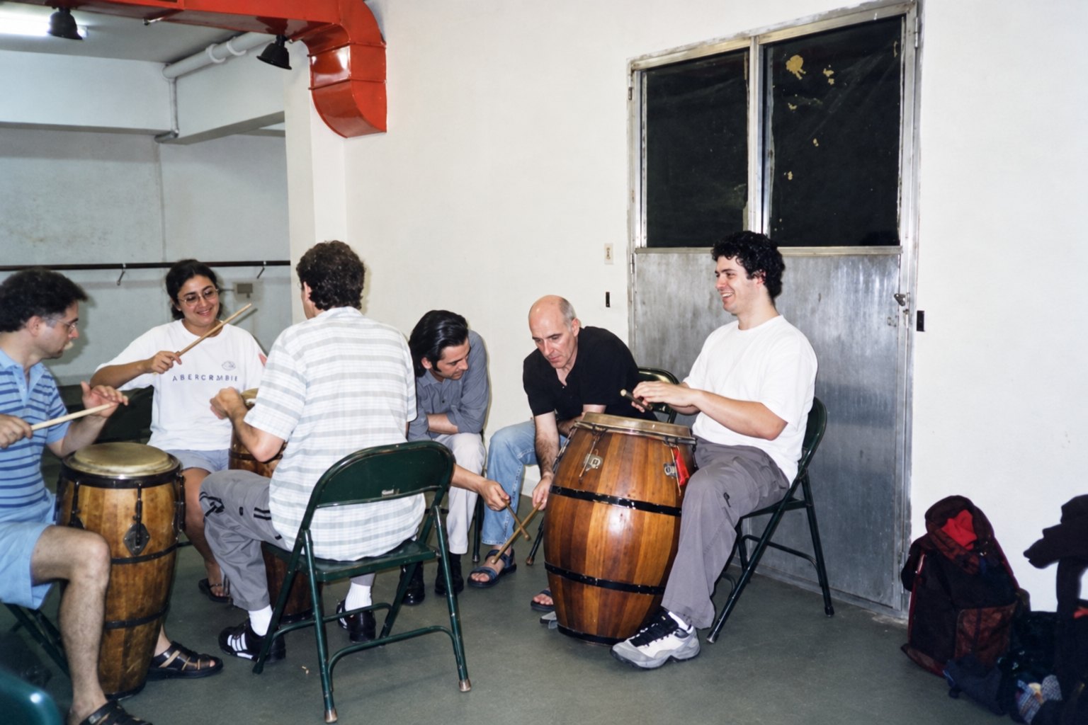 Taller de percusión en la ACJ, Montevideo, 2002